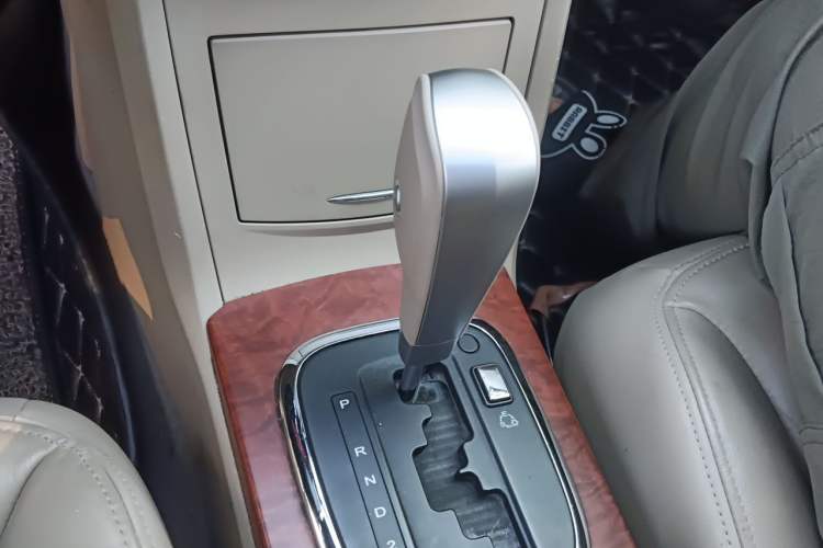 Used Roewe 350 2011 350S 1.5L Automatic Xunyue Edition Gear Lever