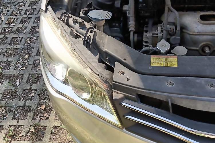 Used Roewe 350 2011 350S 1.5L Automatic Xunyue Edition Right Front Headlight