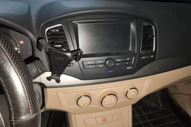 Used Roewe 350 2011 350S 1.5L Manual Xunchi Edition Audio And AC Panel
