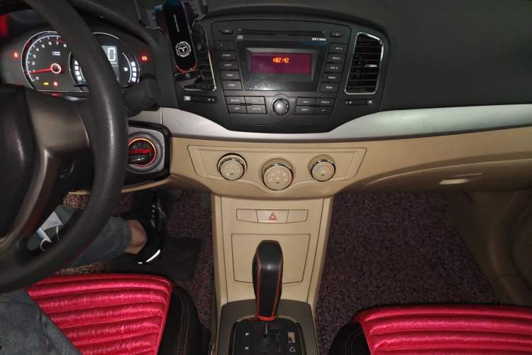 Used Roewe 350 2011 350S 1.5L Automatic Xunda Edition Audio And AC Panel