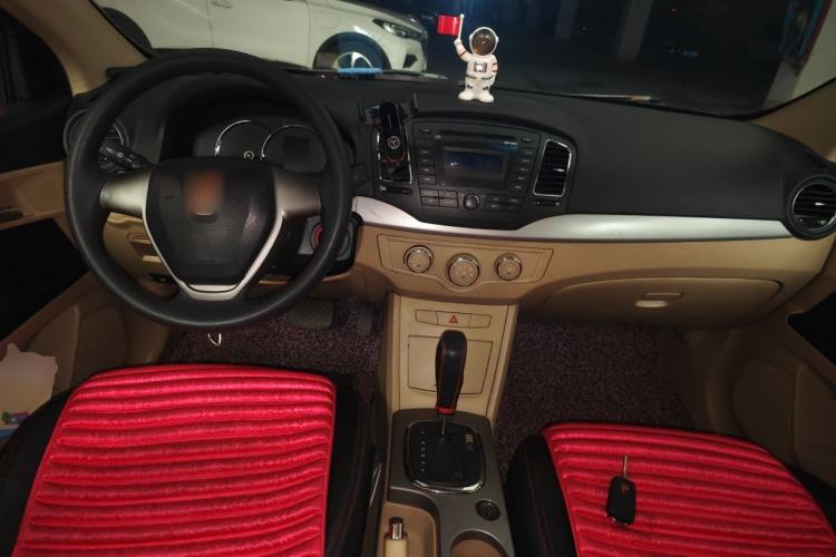 Used Roewe 350 2011 350S 1.5L Automatic Xunda Edition Center Console