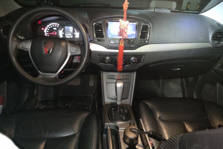 Used Roewe 350 2011 350D 1.5L Automatic Xunhao Edition Center Console