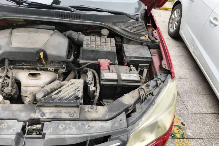 Used Roewe 350 2011 350S 1.5L Automatic Xunda Edition Engine Bay Left