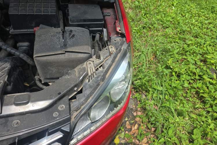 Used Roewe 350 2011 350S 1.5L Automatic Xunda Edition Engine Bay Left