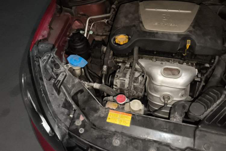Used Roewe 350 2011 350S 1.5L Manual Xunchi Edition Engine Bay Right