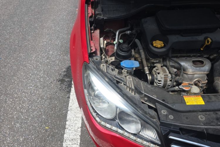 Used Roewe 350 2011 350S 1.5L Automatic Xunda Edition Engine Bay Right
