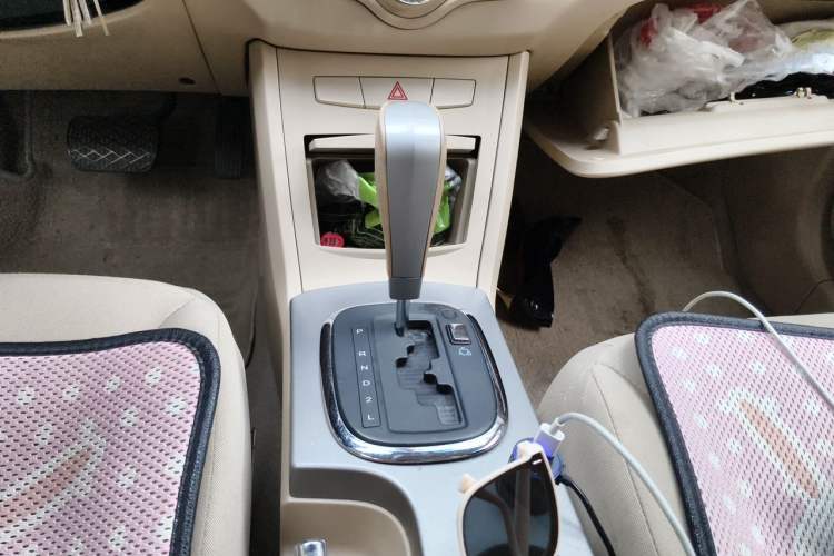 Used Roewe 350 2011 350S 1.5L Automatic Xunda Edition Gear Lever