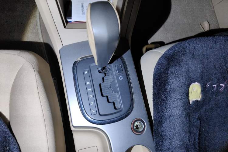 Used Roewe 350 2011 350S 1.5L Automatic Xunda Edition Gear Lever