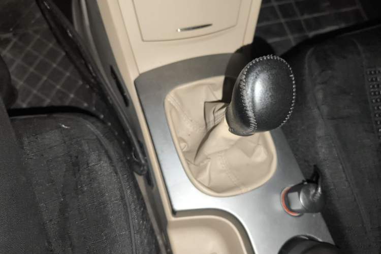 Used Roewe 350 2011 350S 1.5L Manual Xunchi Edition Gear Lever