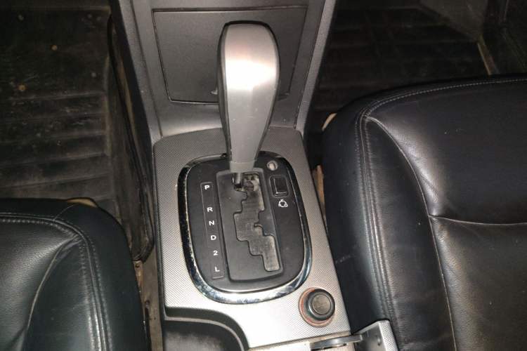 Used Roewe 350 2011 350D 1.5L Automatic Xunhao Edition Gear Lever