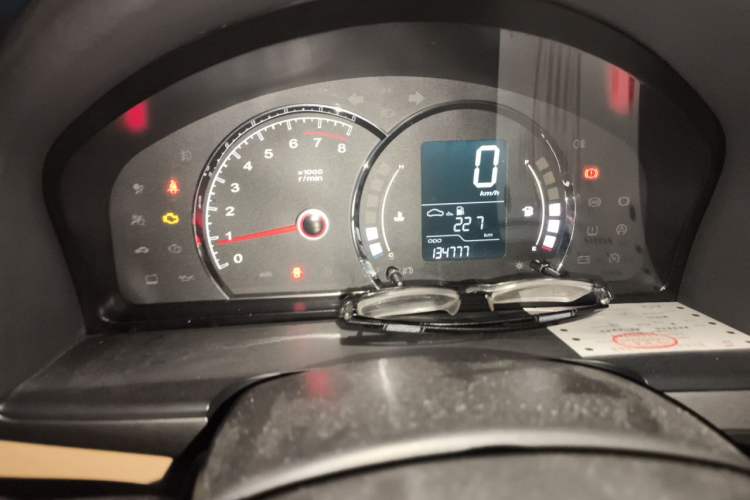 Used Roewe 350 2011 350S 1.5L Manual Xunchi Edition Odometer Close Up