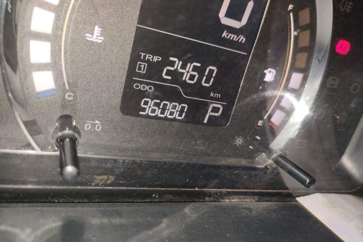 Used Roewe 350 2011 350D 1.5L Automatic Xunhao Edition Odometer Close Up