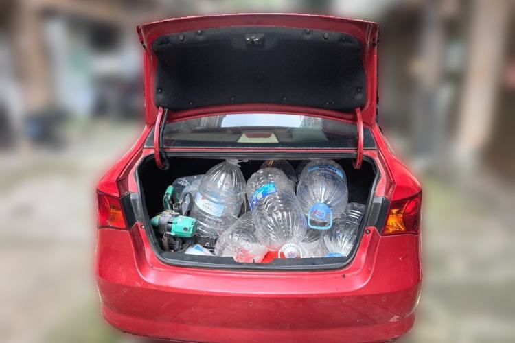 Used Roewe 350 2011 350S 1.5L Manual Xunchi Edition Trunk