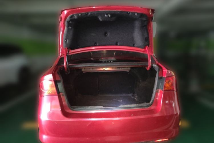 Used Roewe 350 2011 350D 1.5L Automatic Xunhao Edition Trunk