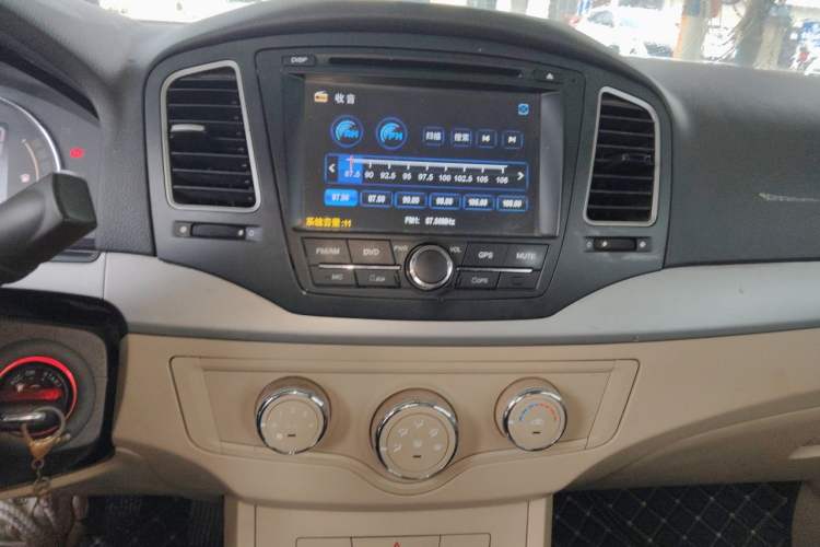 Used Roewe 350 2011 350S 1.5L Automatic Xunda Edition Audio And AC Panel