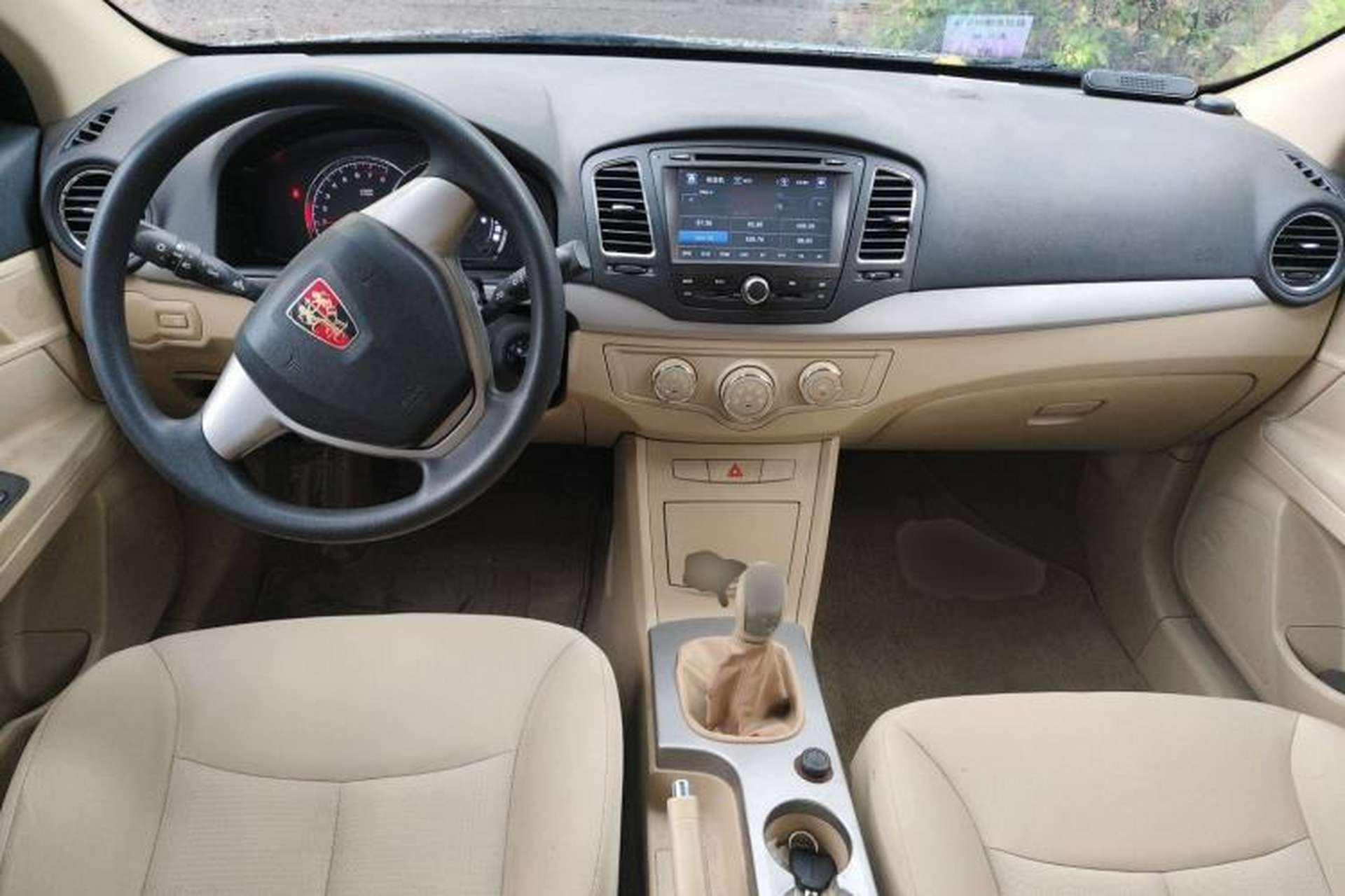 Used Roewe 350 2011 350S 1.5L Manual Xunchi Edition Center Console