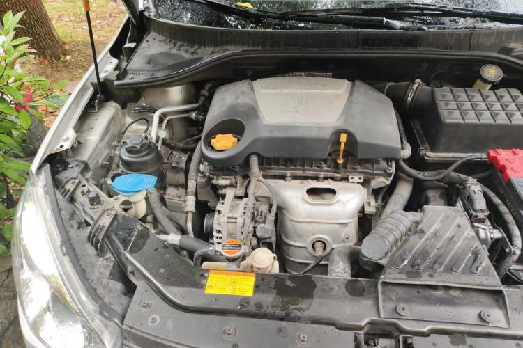 Used Roewe 350 2011 350S 1.5L Manual Xunchi Edition Engine Bay Right