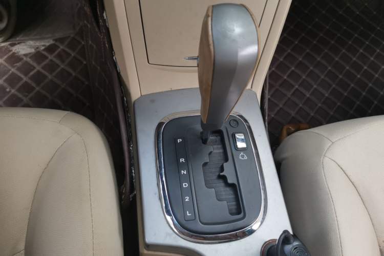 Used Roewe 350 2011 350S 1.5L Automatic Xunda Edition Gear Lever