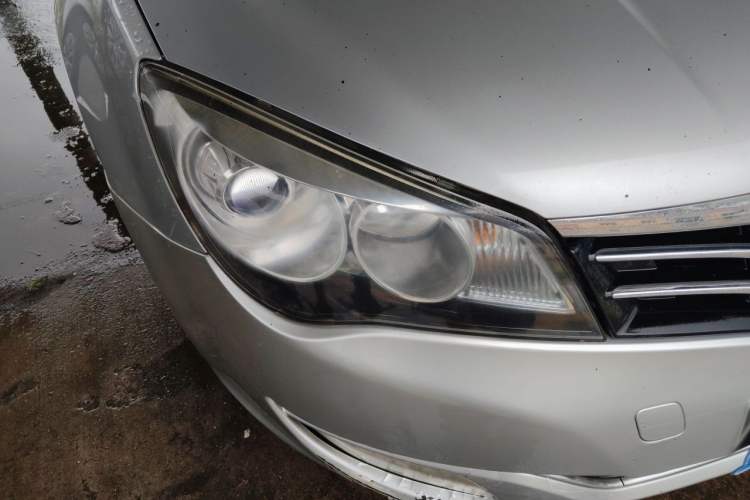 Used Roewe 350 2011 350S 1.5L Automatic Xunda Edition Right Front Headlight