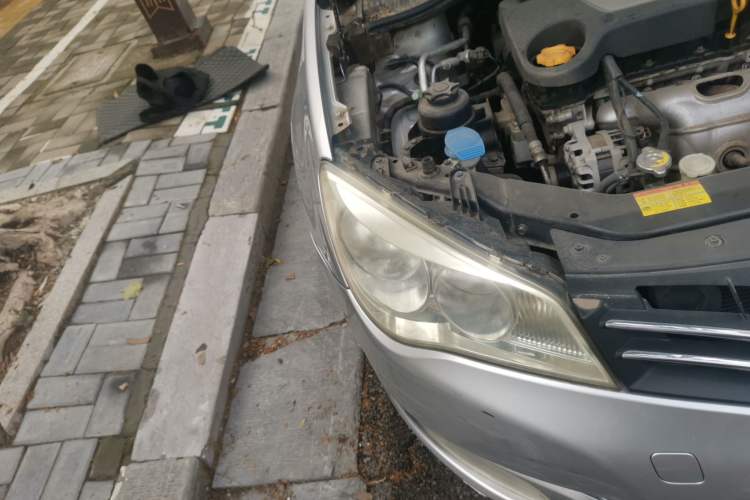 Used Roewe 350 2011 350S 1.5L Automatic Xunda Edition Right Front Headlight