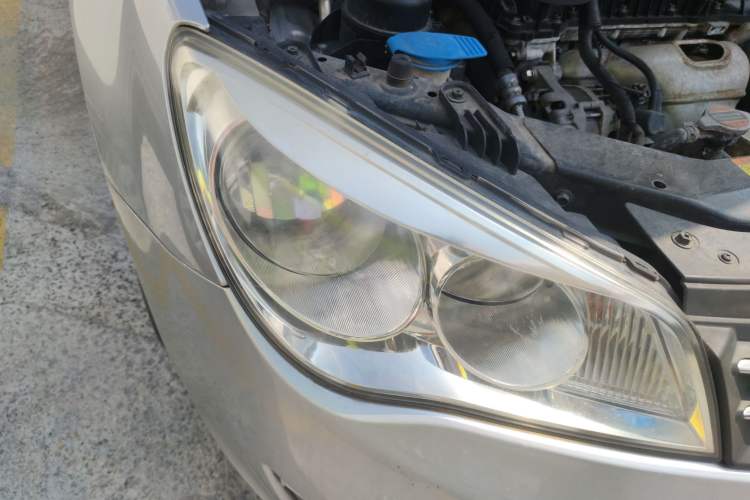 Used Roewe 350 2011 350S 1.5L Automatic Xunda Edition Right Front Headlight