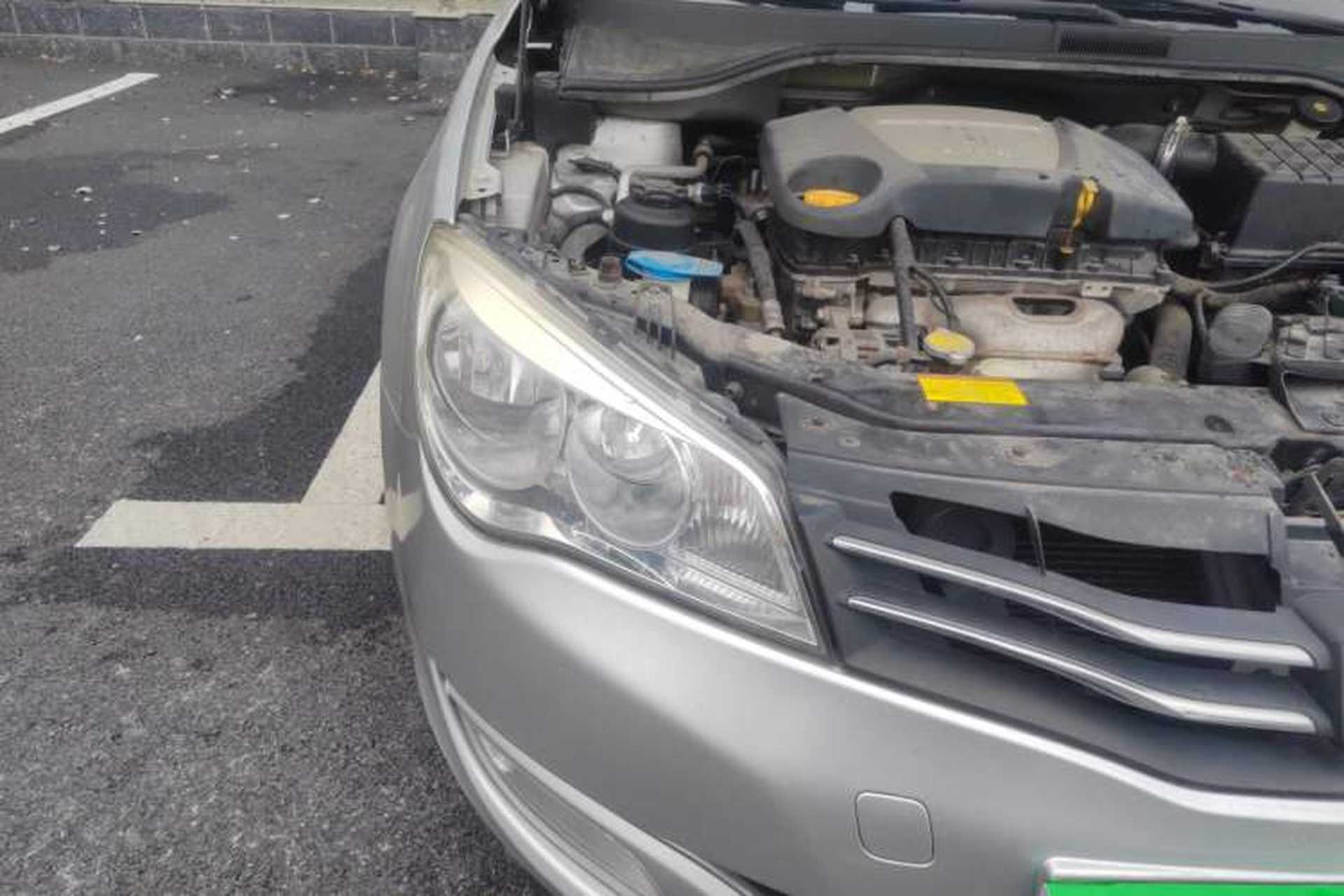 Used Roewe 350 2011 350S 1.5L Automatic Xunda Edition Right Front Headlight