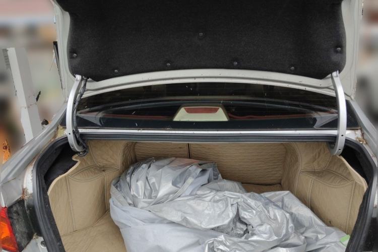 Used Roewe 350 2011 350S 1.5L Automatic Xunda Edition Trunk