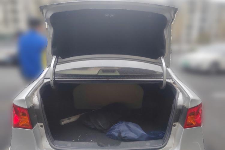 Used Roewe 350 2011 350S 1.5L Automatic Xunda Edition Trunk