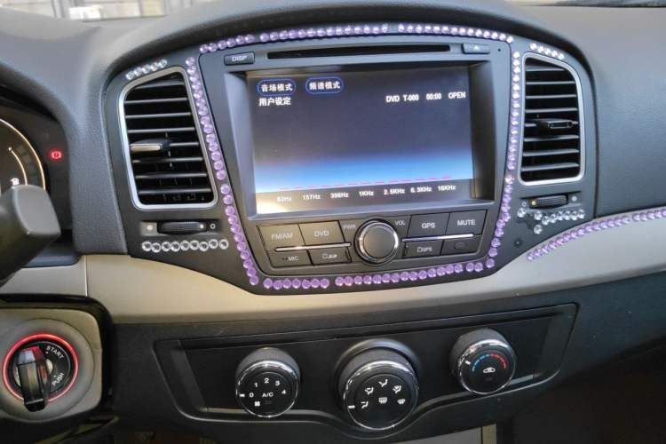 Used Roewe 350 2011 350S 1.5L Automatic Xunda Edition Audio And AC Panel