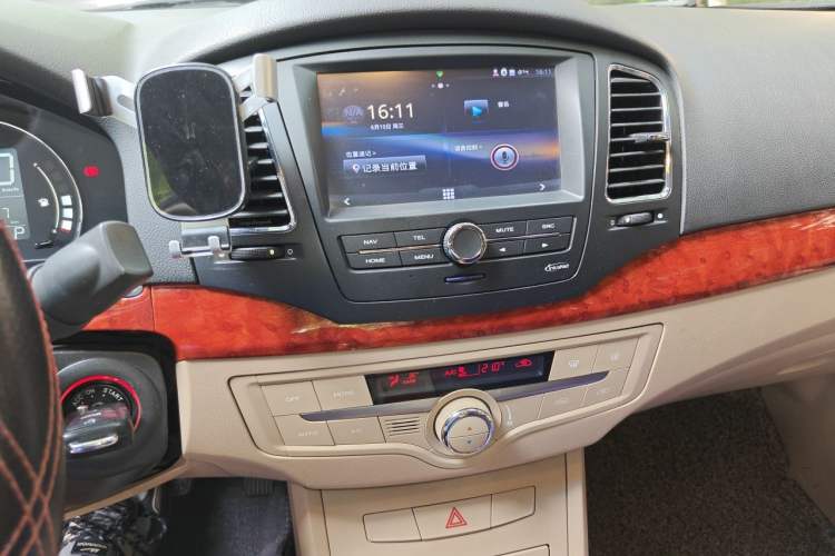 Used Roewe 350 2011 350D 1.5L Automatic Xunhao Edition Audio And AC Panel