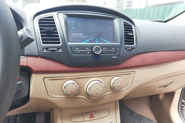 Used Roewe 350 2011 350S 1.5L Automatic Xunyue Edition Audio And AC Panel