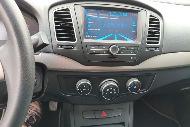 Used Roewe 350 2011 350S 1.5L Automatic Xunyue Edition Audio And AC Panel
