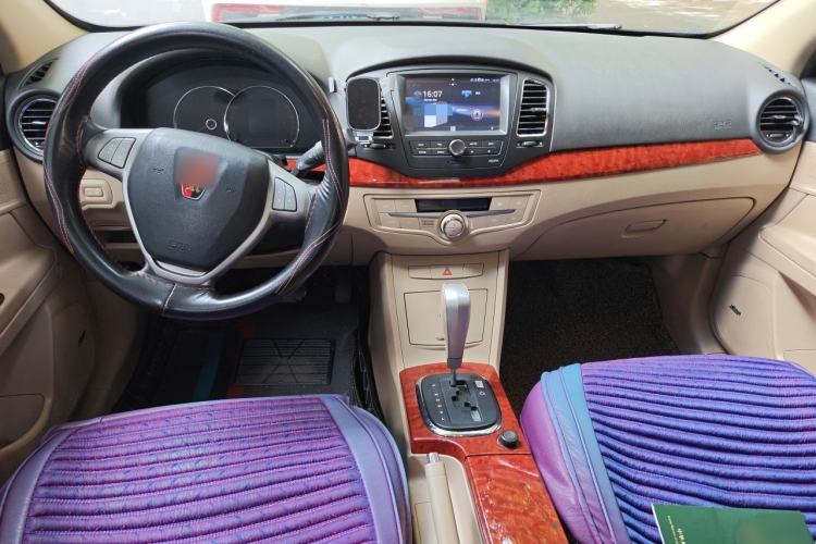 Used Roewe 350 2011 350D 1.5L Automatic Xunhao Edition Center Console
