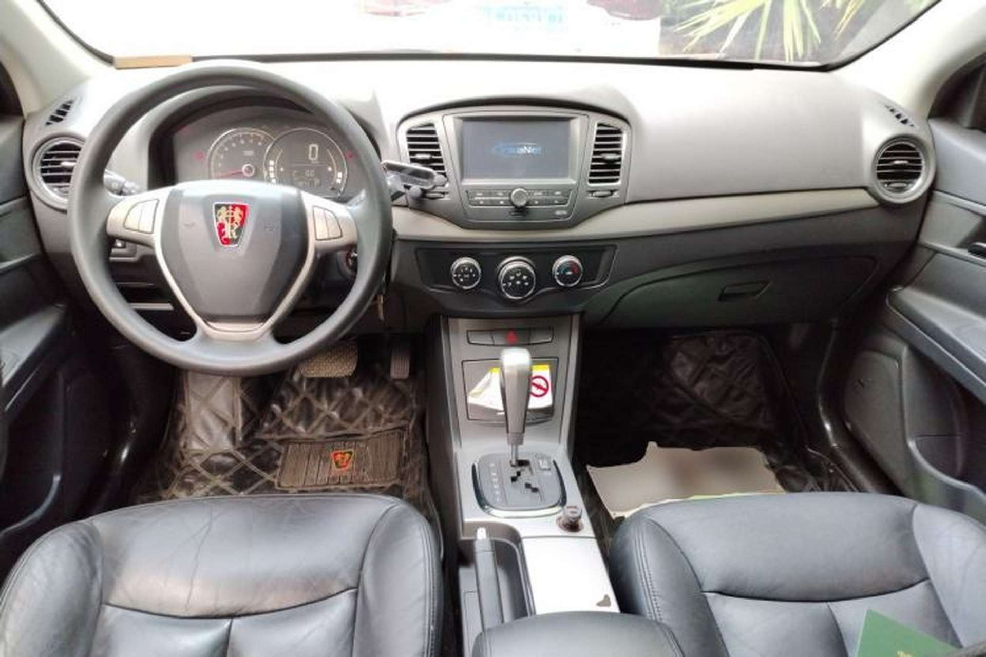 Used Roewe 350 2011 350S 1.5L Automatic Xunyue Edition Center Console