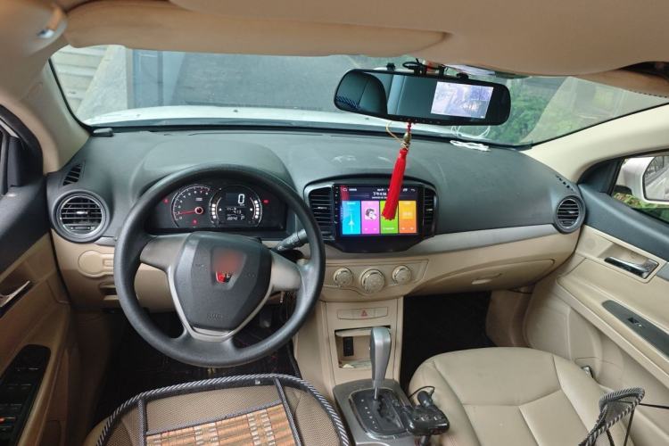 Used Roewe 350 2011 350S 1.5L Automatic Xunda Edition Center Console