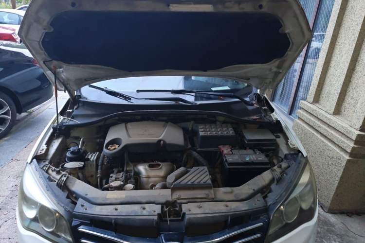 Used Roewe 350 2011 350S 1.5L Automatic Xunda Edition Engine Bay