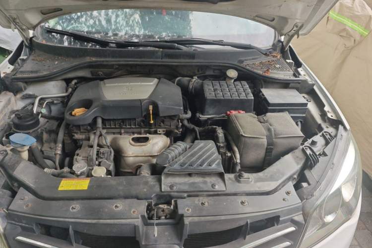 Used Roewe 350 2011 350S 1.5L Automatic Xunda Edition Engine Bay