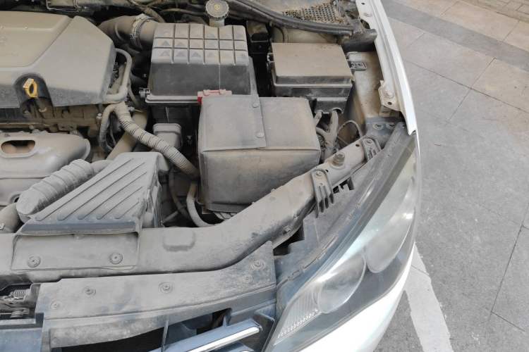 Used Roewe 350 2011 350S 1.5L Automatic Xunda Edition Engine Bay Left