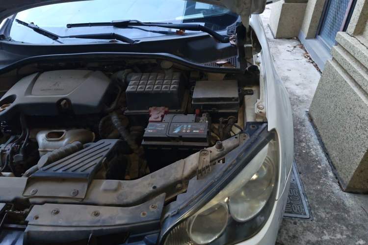 Used Roewe 350 2011 350S 1.5L Automatic Xunda Edition Engine Bay Left