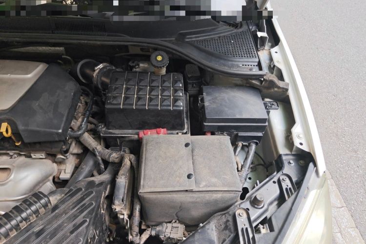 Used Roewe 350 2011 350D 1.5L Automatic Xunhao Edition Engine Bay Left