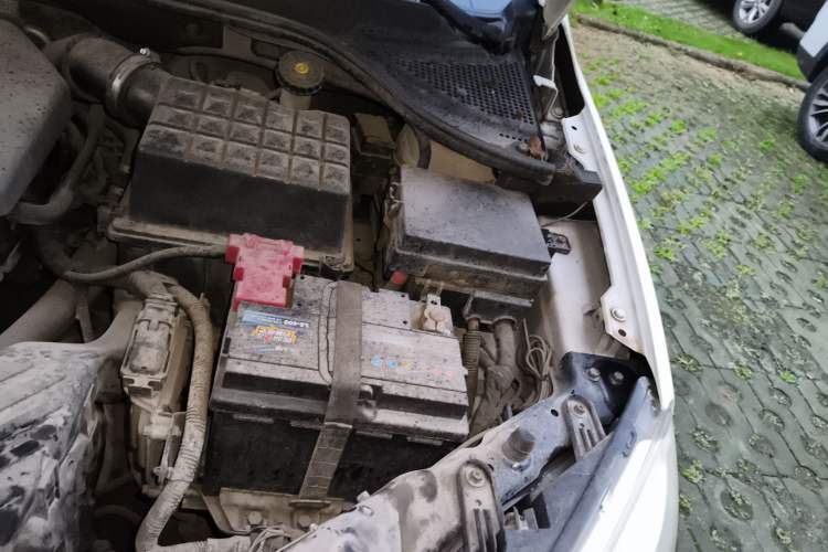 Used Roewe 350 2011 350S 1.5L Automatic Xunda Edition Engine Bay Left