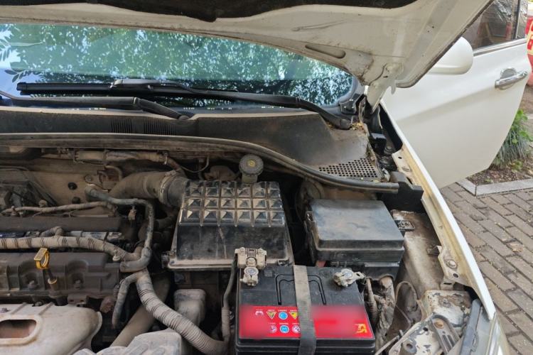 Used Roewe 350 2011 350S 1.5L Automatic Xunda Edition Engine Bay Left