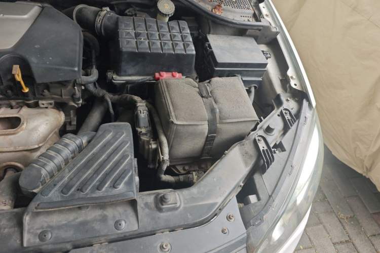 Used Roewe 350 2011 350S 1.5L Automatic Xunda Edition Engine Bay Left