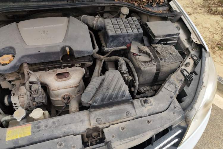 Used Roewe 350 2011 350S 1.5L Automatic Xunda Edition Engine Bay Left
