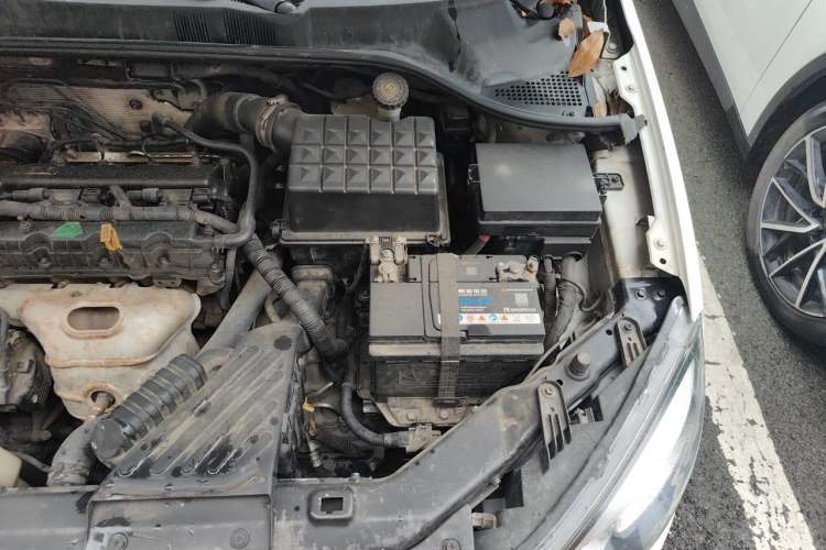 Used Roewe 350 2011 350S 1.5L Automatic Xunda Edition Engine Bay Left