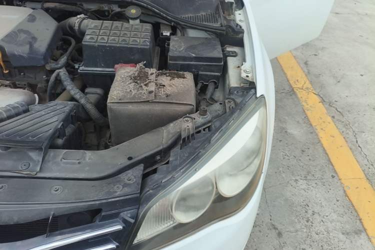 Used Roewe 350 2011 350S 1.5L Automatic Xunyue Edition Engine Bay Left