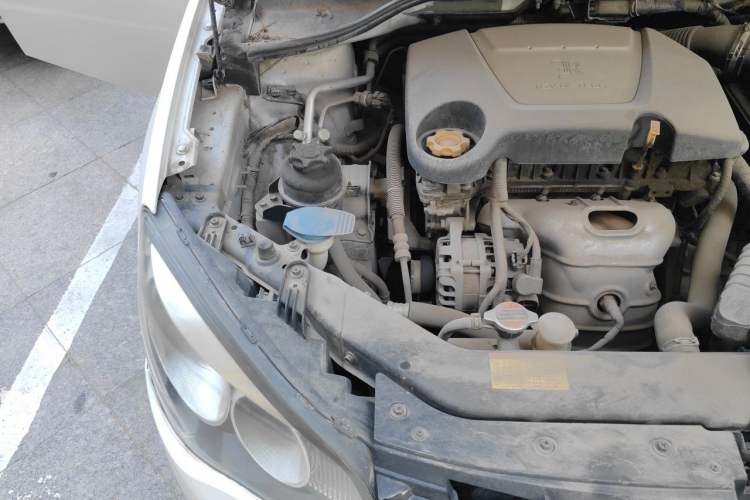 Used Roewe 350 2011 350S 1.5L Automatic Xunda Edition Engine Bay Right
