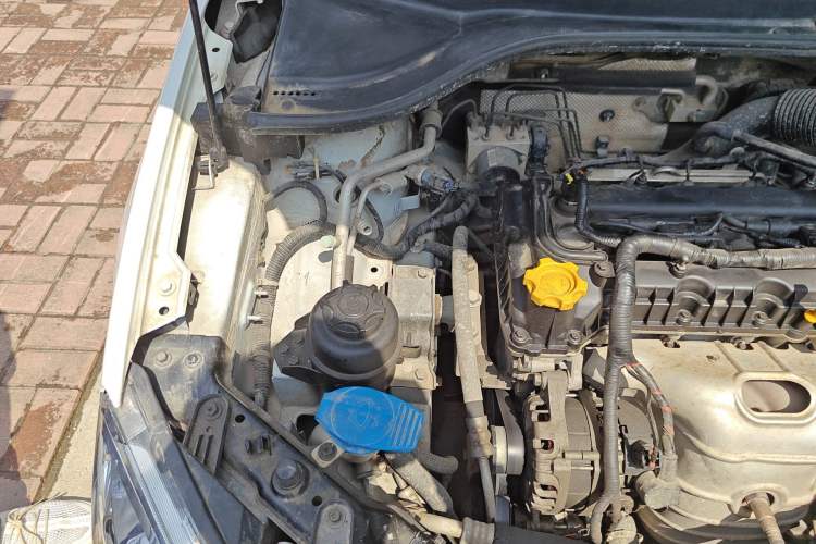 Used Roewe 350 2011 350S 1.5L Automatic Xunyue Edition Engine Bay Right