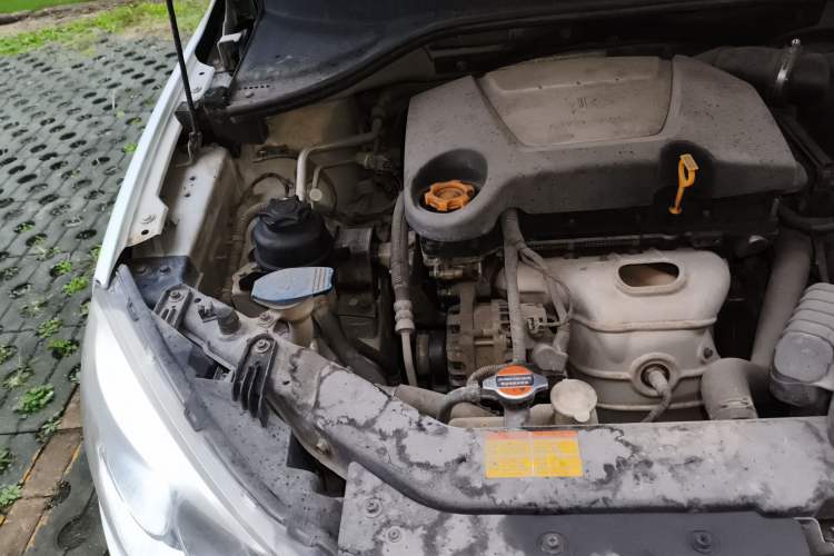 Used Roewe 350 2011 350S 1.5L Automatic Xunda Edition Engine Bay Right