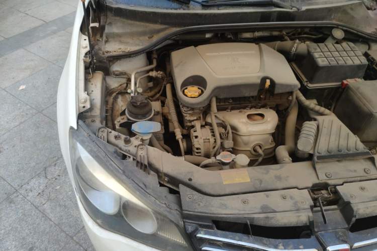 Used Roewe 350 2011 350S 1.5L Automatic Xunda Edition Engine Bay Right
